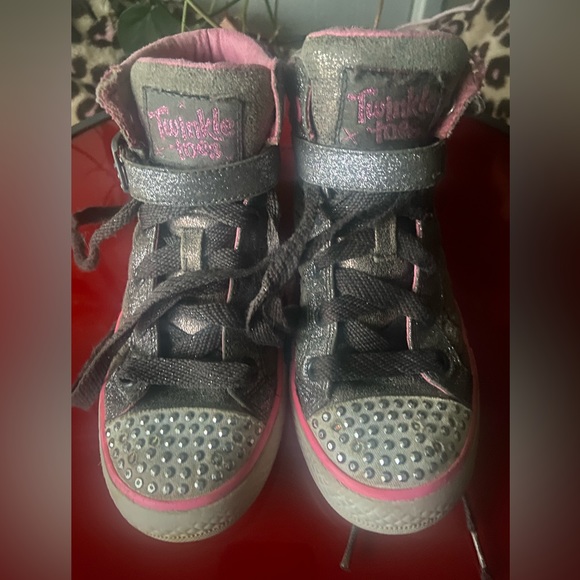 Skechers Twinkle Toes light-up toe sparkling high-tops with Velcro buckle strap - Picture 2 of 11
